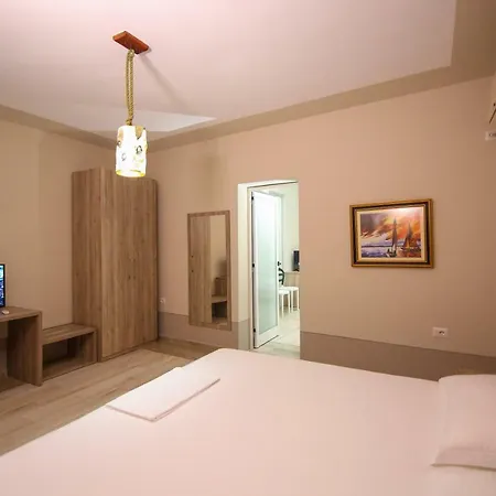 Vila Kristi * Dhërmi