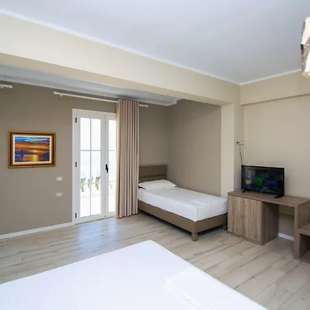 Vila Kristi * Dhërmi